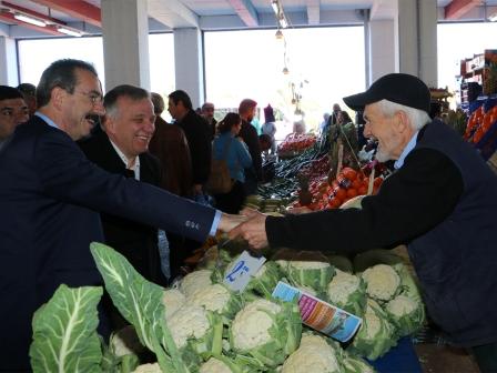 Bakan Koal, Pazarc Esnafn Ziyaret Etti